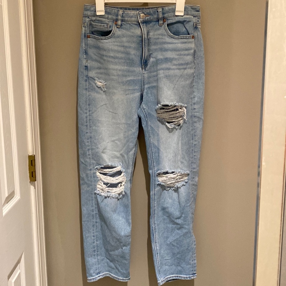 COPY - AE |size 10| Stretch Ripped Mom Straight Jean